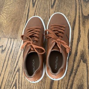 Men’s shoes never worn